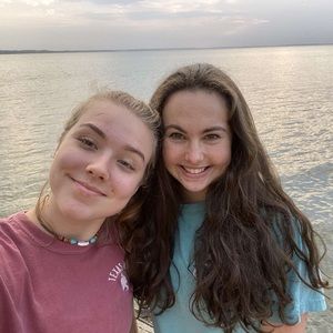 Meet your Posher, Caitlyn